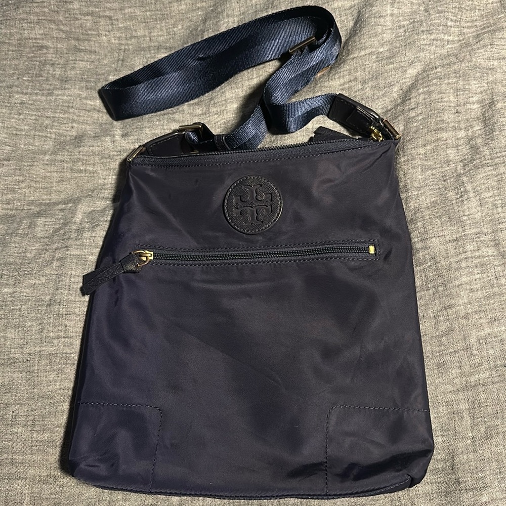 Tory Burch crossbody, navy, adjustable strap